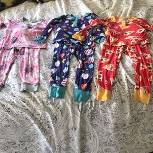 Set of 3 gently used Munki Munki pajamas. Size 3t